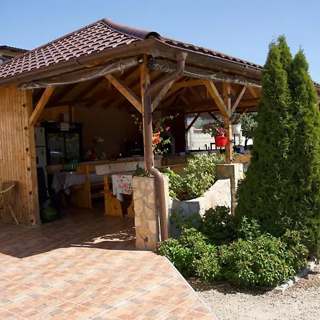 ゲストハウス Casa Leo 4*