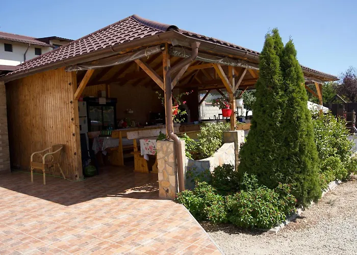 ゲストハウス Casa Leo 4*